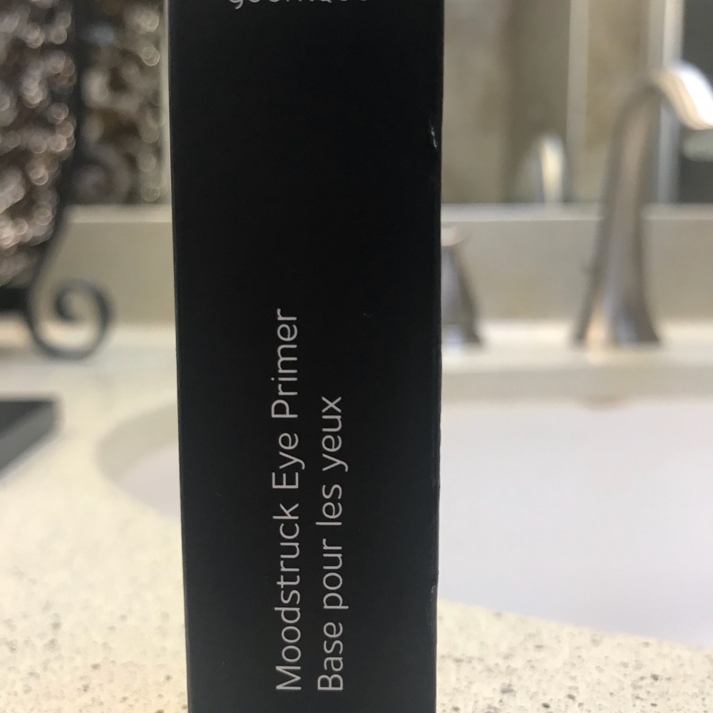 Younique eye primer